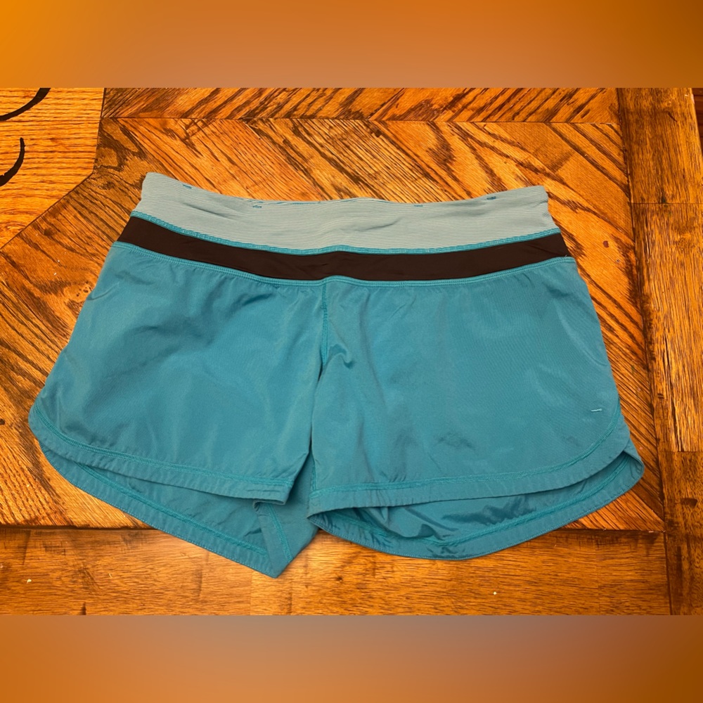 Lululemon teal running shorts- size 6
